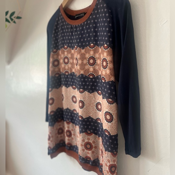 EUC Zara split hem Moroccan print blouse sz M poly/rayon - Picture 5 of 11